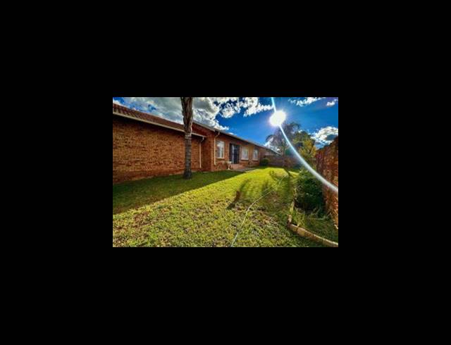 2 BEDROOM TOWNHOUSE FOR SALE IN NINAPARK